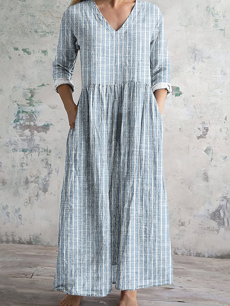 Vestito da donna in lino con motivo a righe vintage
