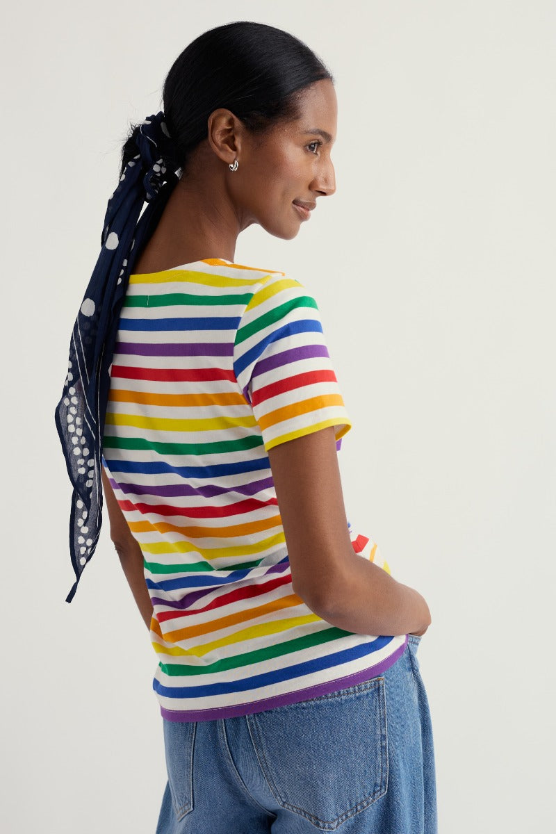T-shirt marin ajusté Pride Charity en coton biologique certifié GOTS