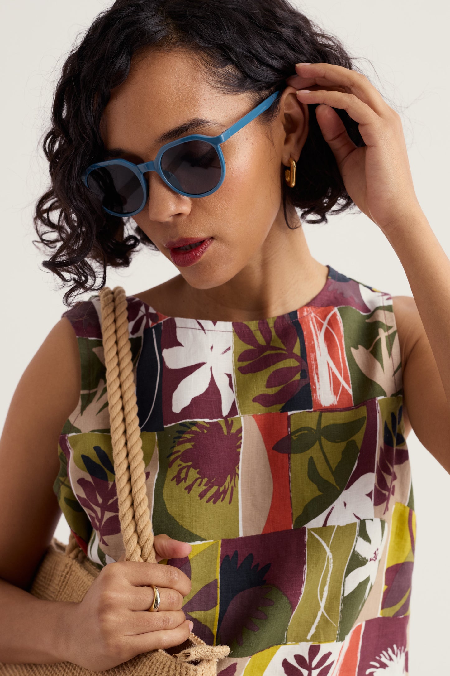 Lunettes de soleil vue jardin