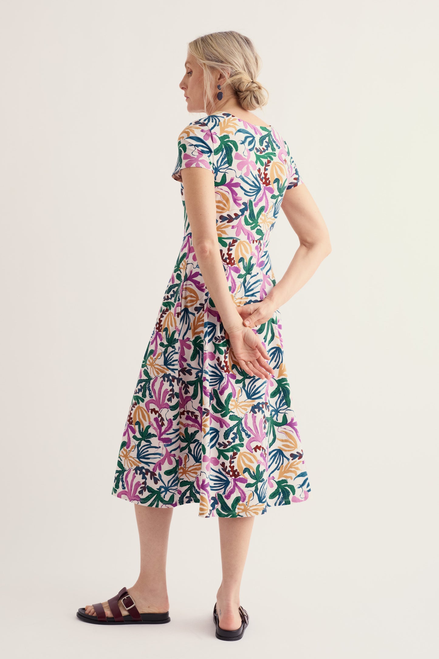 Robe midi à manches courtes Veronica en coton biologique certifié GOTS