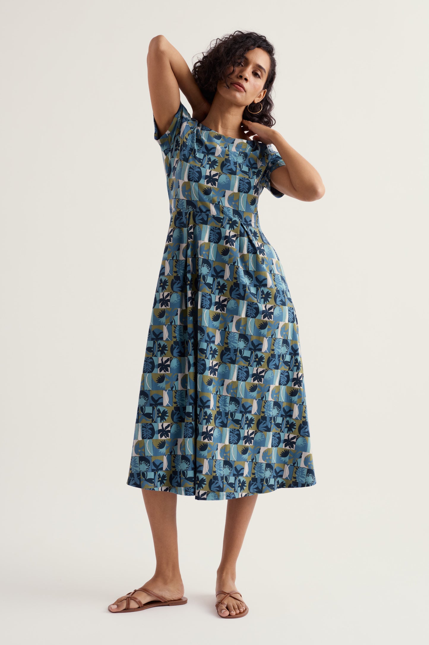 Robe midi à manches courtes Veronica en coton biologique certifié GOTS