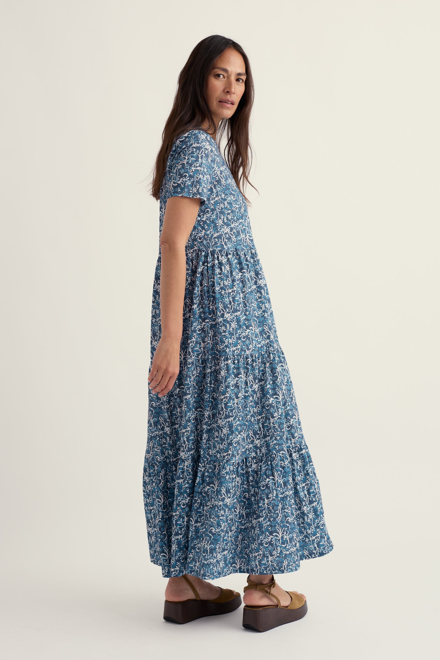 Robe à manches courtes à fines rayures en jersey de coton bio certifié GOTS