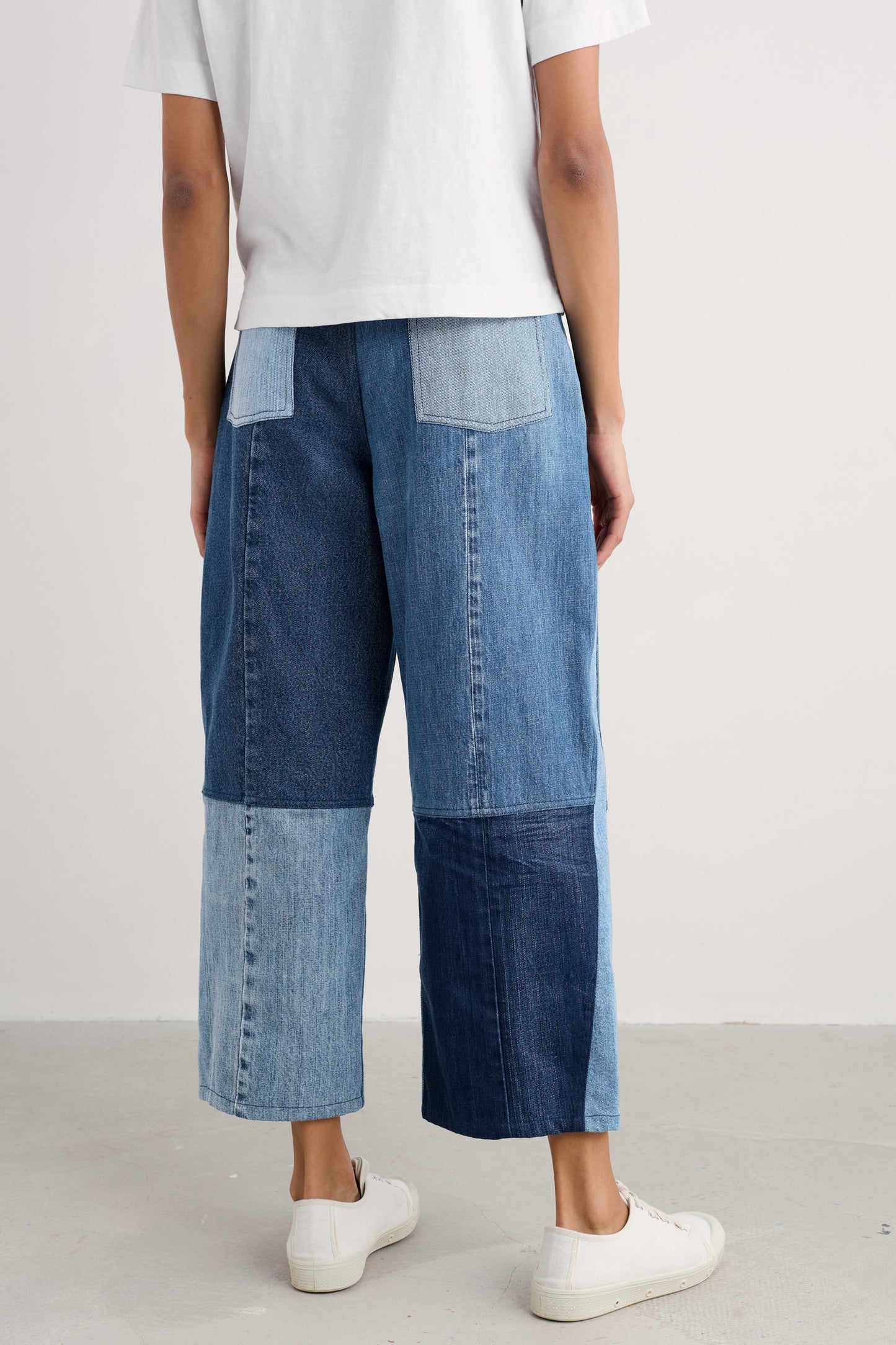 Barr Gearr Beyond Retro Barnes