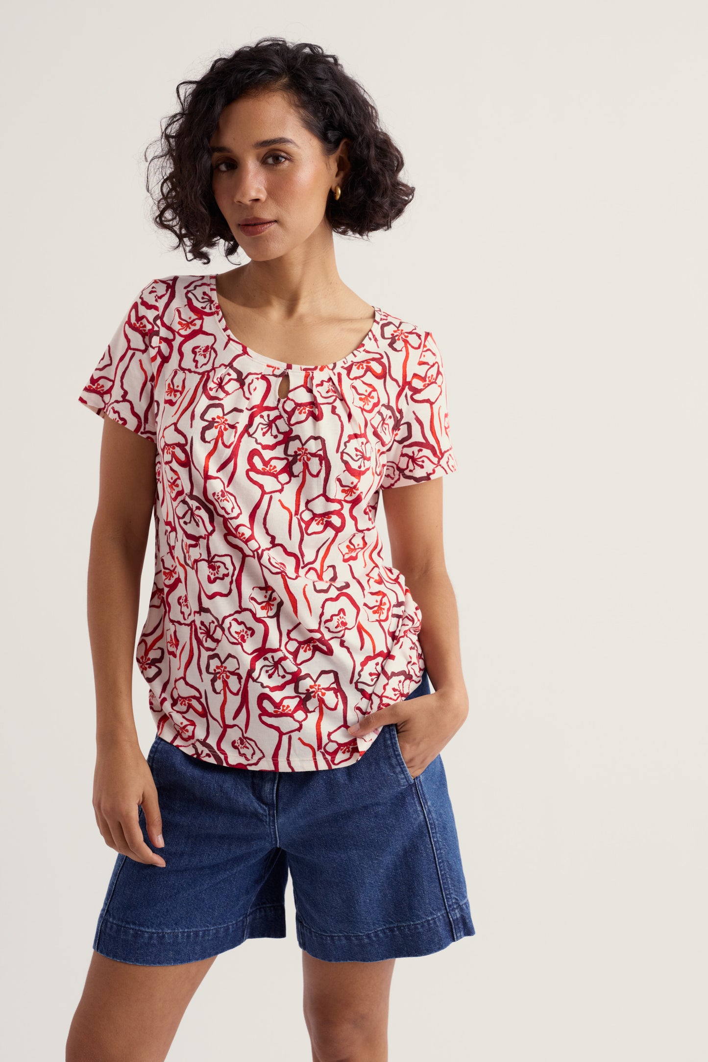 T-shirt Appletree con dettaglio a occhiello