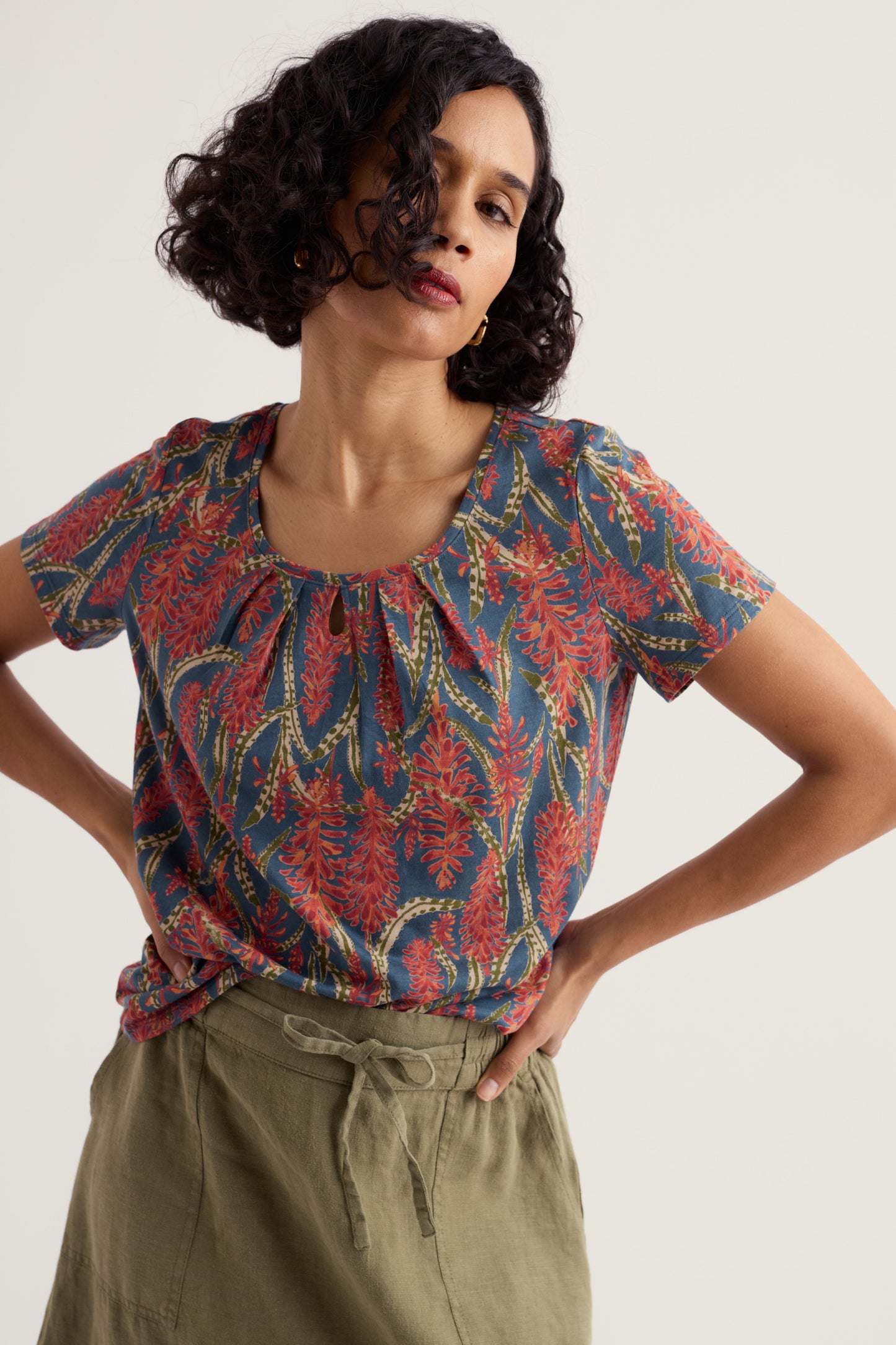 T-shirt Appletree con dettaglio a occhiello