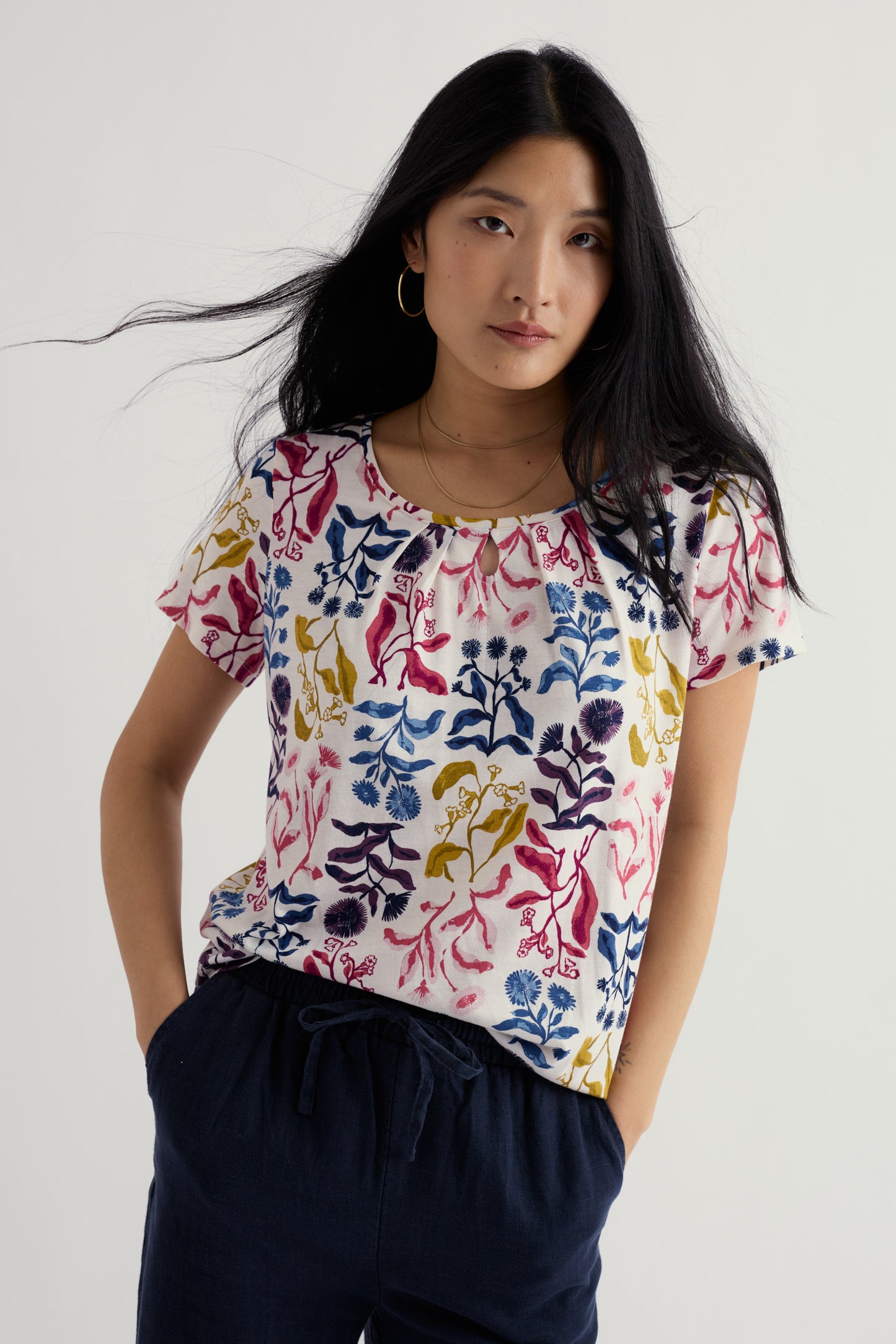 T-shirt Appletree con dettaglio a occhiello