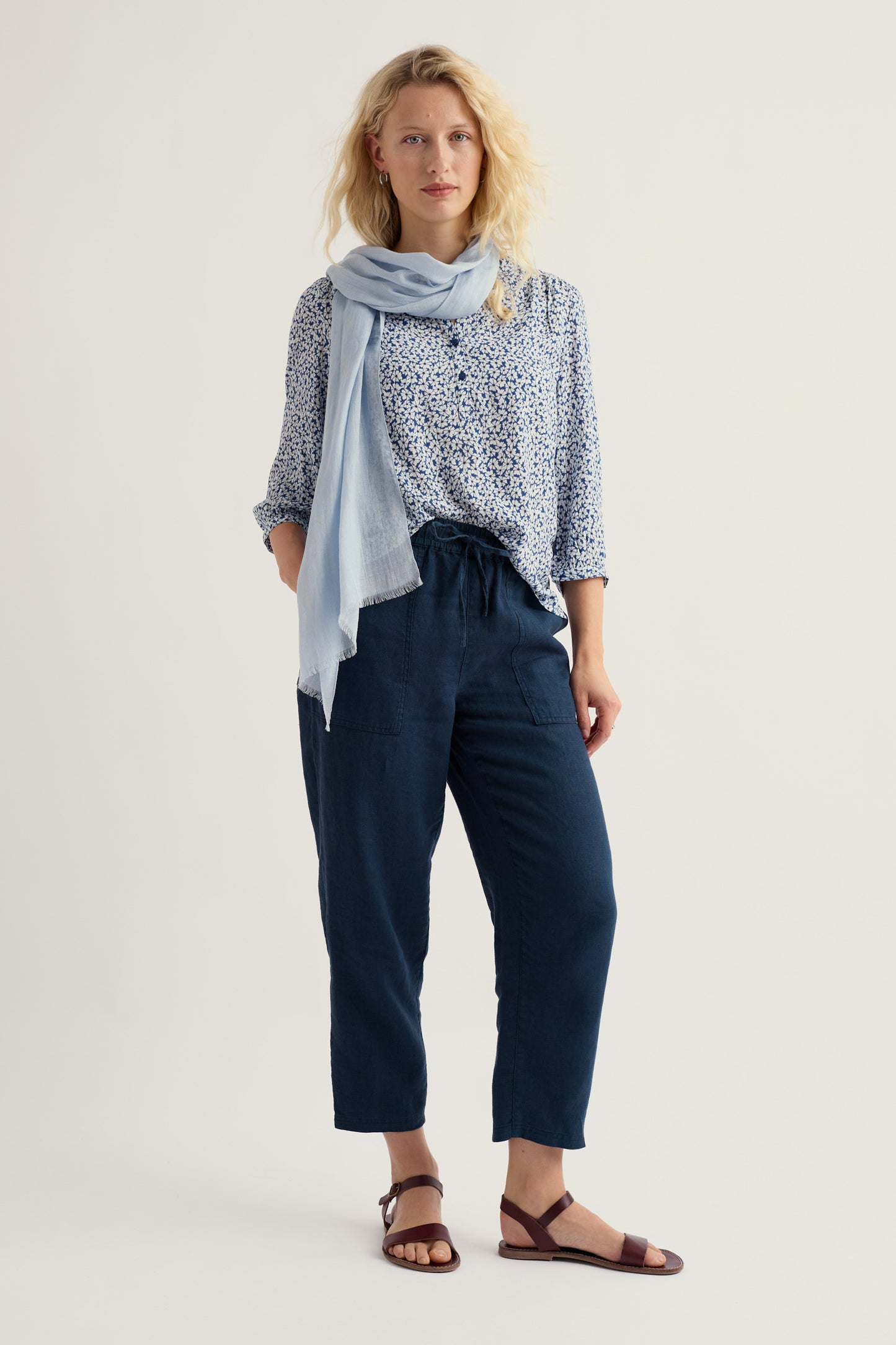 Pantalon fuselé en popeline de coton biologique Sholl