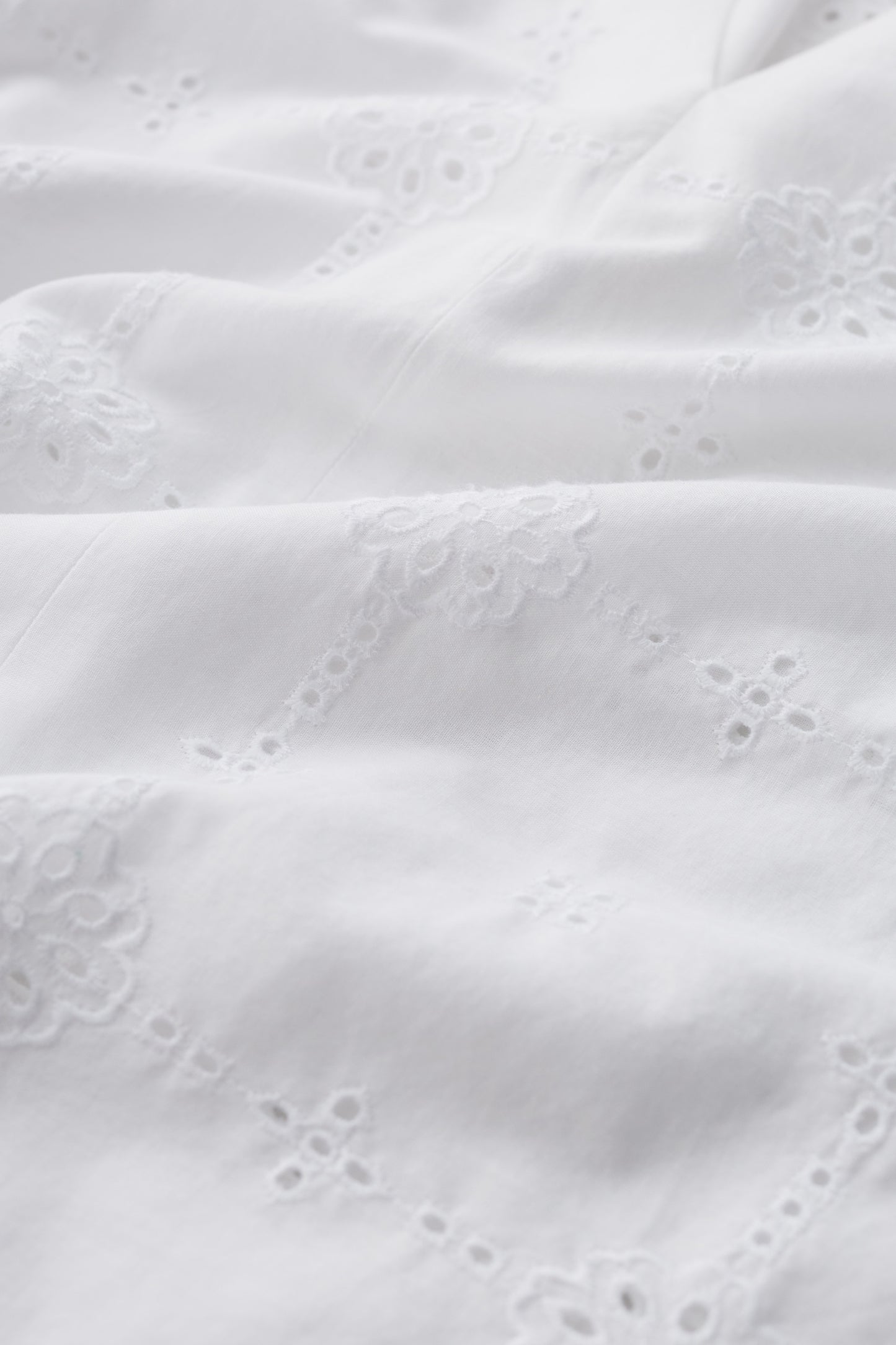 Top Grace ricamato in cotone biologico  