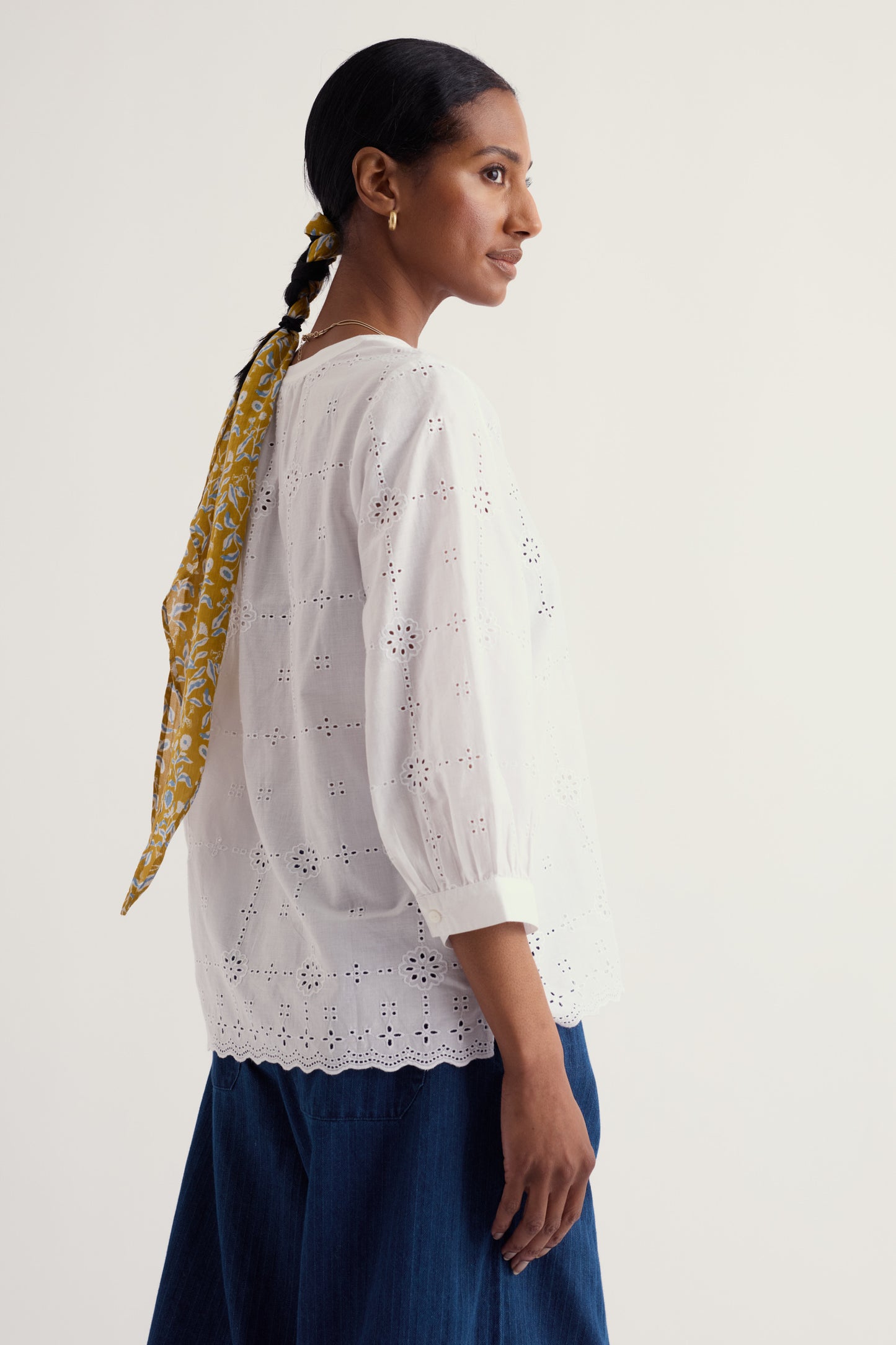Top Grace ricamato in cotone biologico  