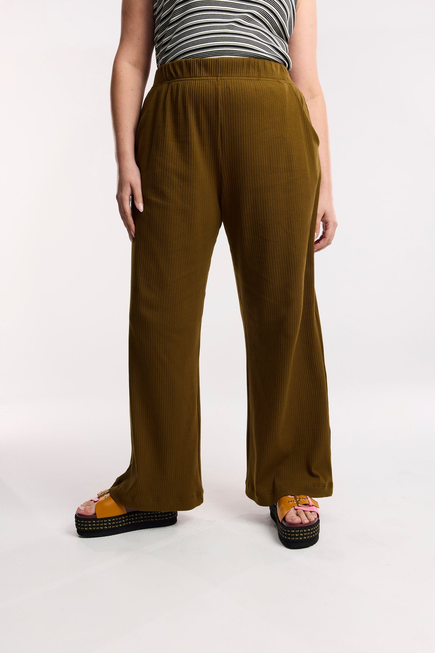 Pantaloni a gamba larga a coste Traveller Luxe